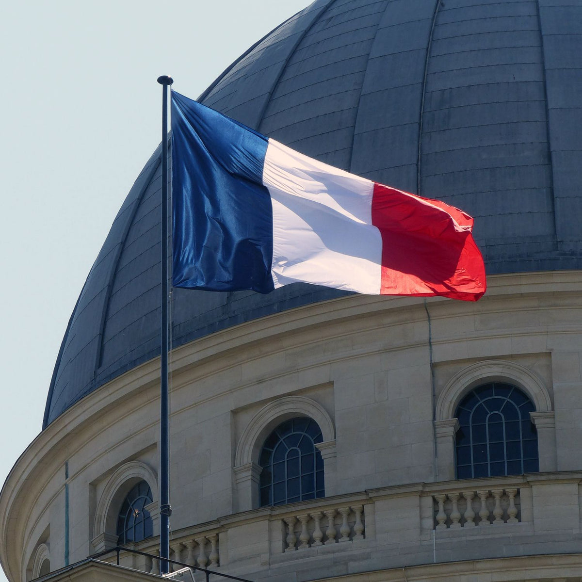 Candidat à l'immigration en France préparant son test de français en ligne