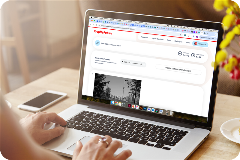 La plateforme PrepMyFuture sur un ordinateur portable